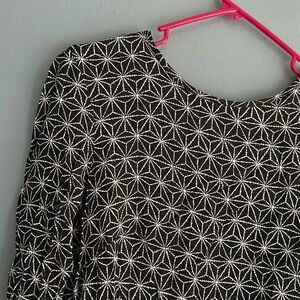 Cute pattern shirt with button back detail